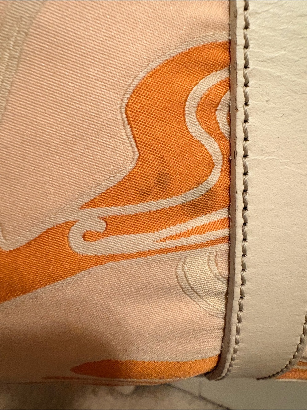 Vintage Fendi Swirl Bag Preloved. - Picture 7 of 8